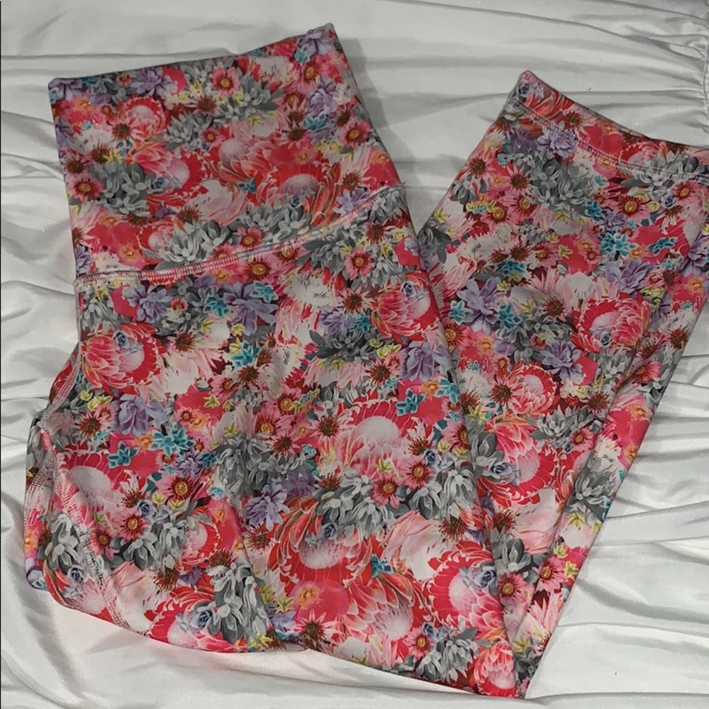 Lululemon flowabunga crop leggings